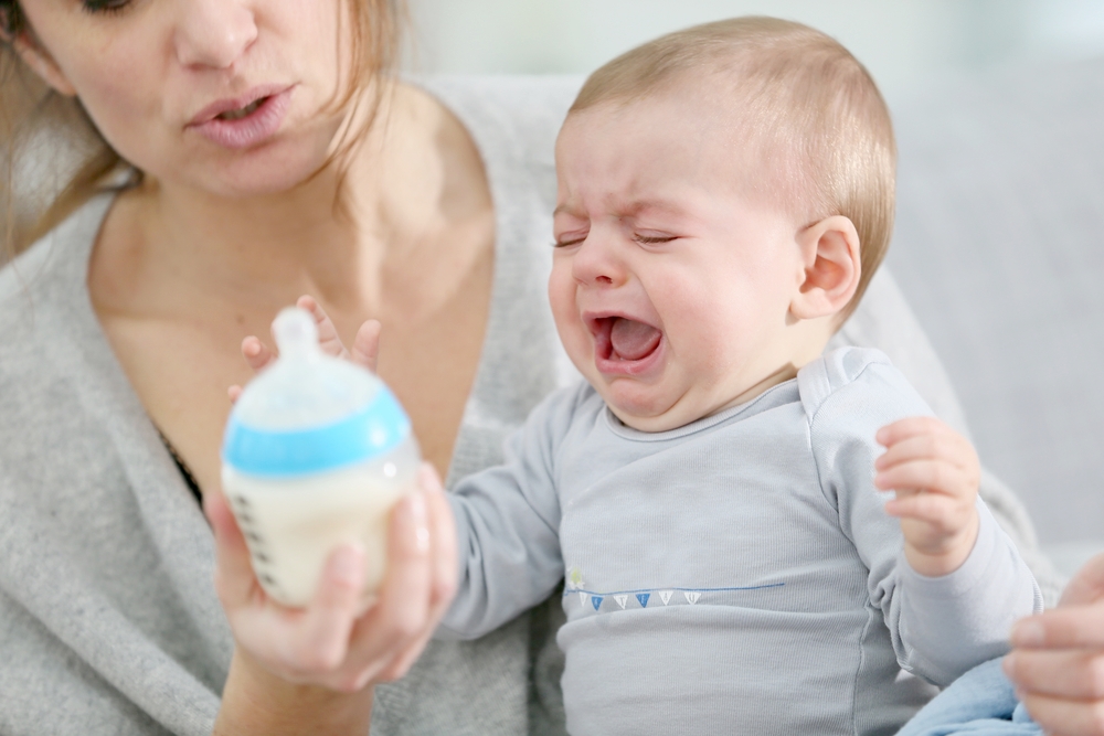 8 Sätze, die Mamas mit weinendem Baby nicht mehr hören können