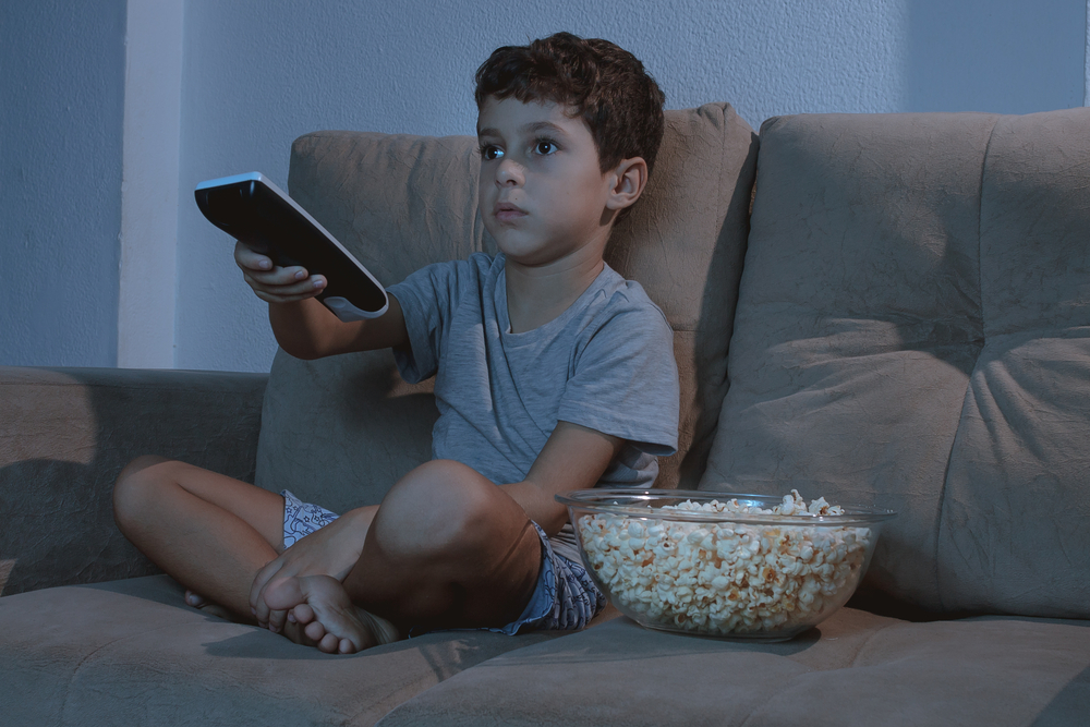 Vorsicht: So wirkt sich zu viel TV auf dein Kind aus