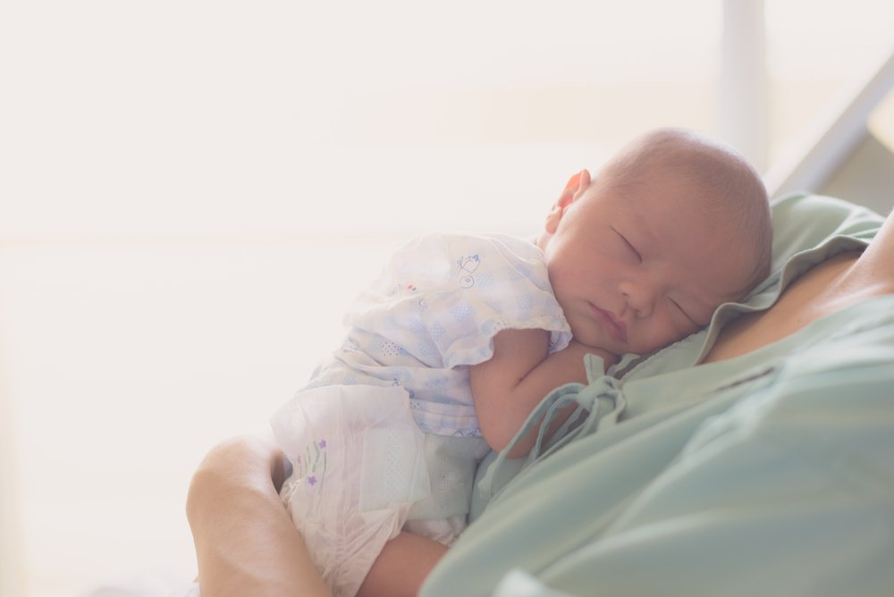 8 Regeln, die man einhalten muss, wenn man ein Neugeborenes besucht