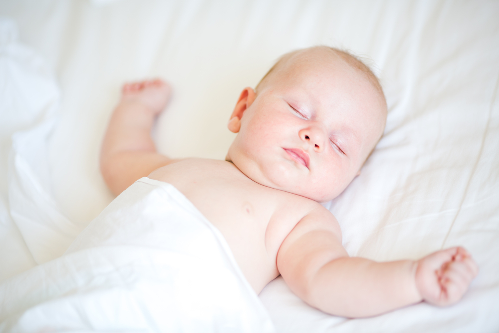 6 ultimative Tipps: So schläft dein Baby sicher und tiefenentspannt