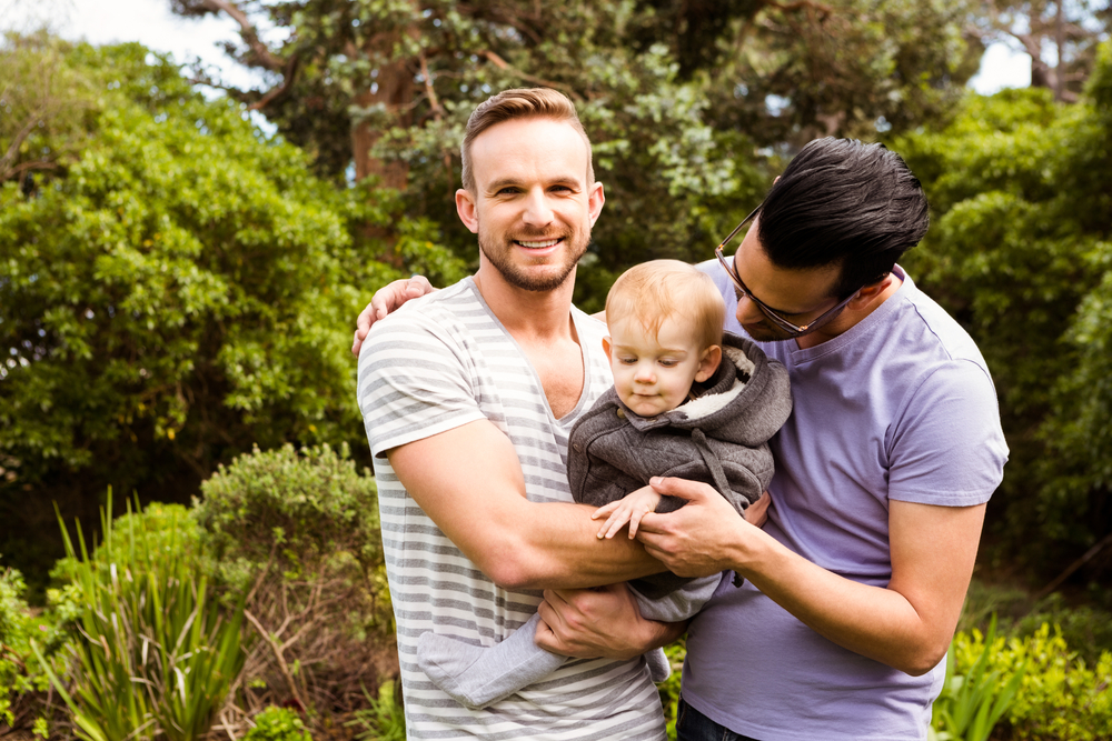 Studie: Beeinflussen gleichgeschlechtliche Eltern die geschlechtliche Identität des Kindes?