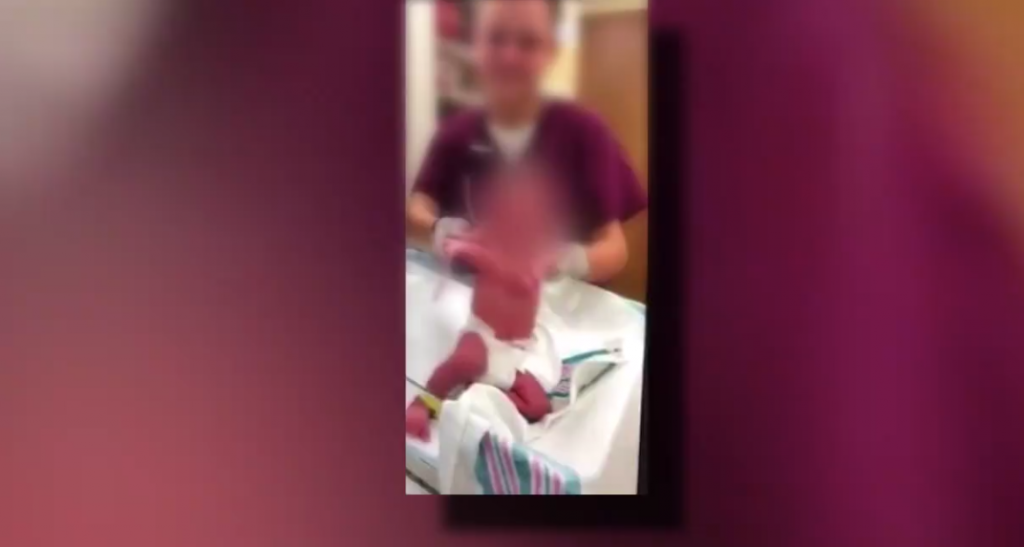 Krankenschwestern misshandeln Babys auf der Neugeborenenstation