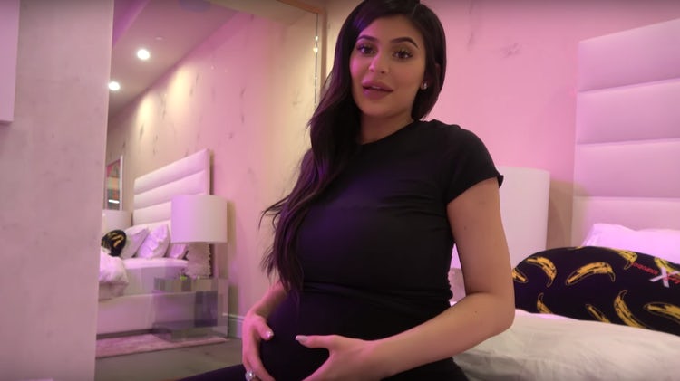 Kyle Jenners Ex-Partner Tyga will einen Vaterschaftstest für Baby Stormi