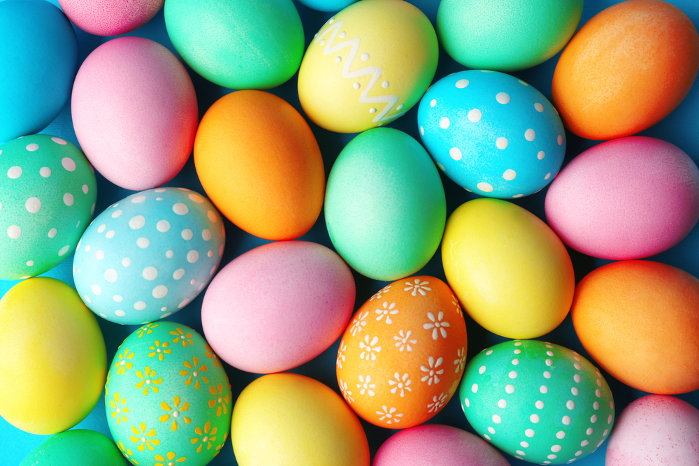 Das Schleuder-Ei: Die kreativste Idee, um mit Kindern Eier zu Färben
