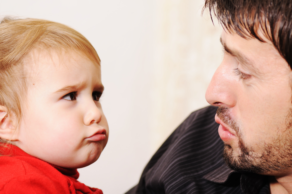 Warum du dein Kind über Schimpfwörter aufklären solltest