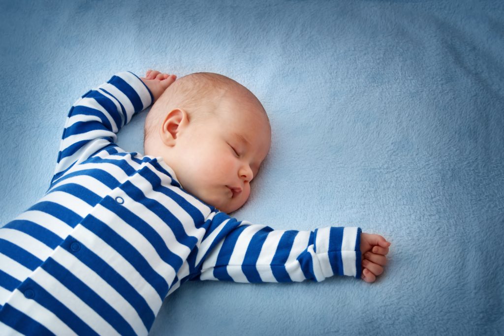 Dein Baby zuckt im Schlaf?