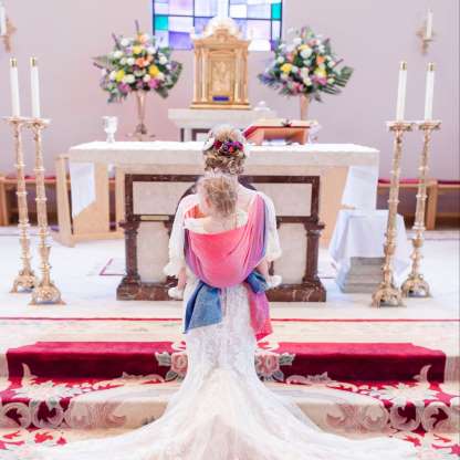 Diese Braut trug ihr Kind zum Altar und die Fotos sind ein Traum