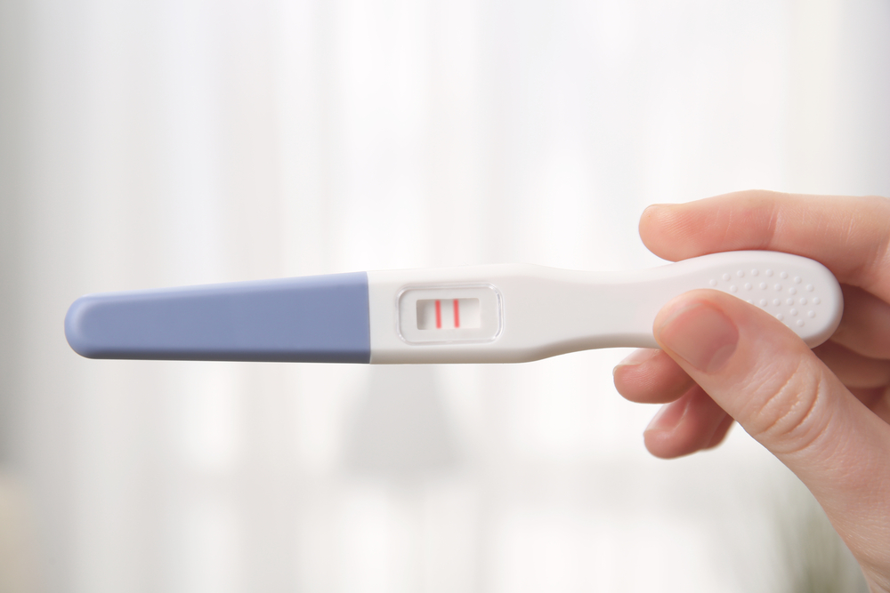 10 Gedanken die Frauen haben, wenn sie aufs Ergebnis des Schwangerschaftstests warten